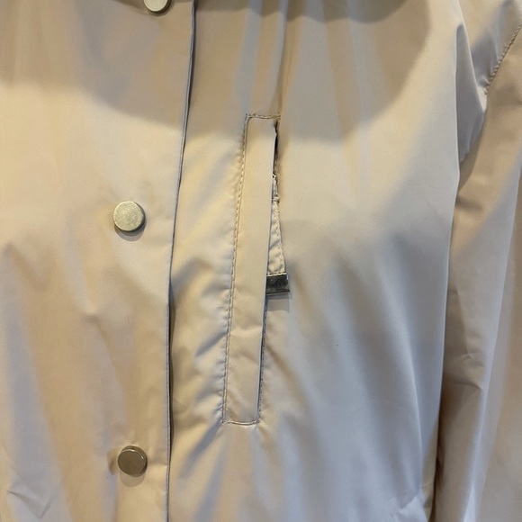 Larry Levine Lightweight Jacket with Hood - Picture 6 of 11